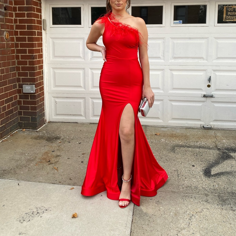 🎈HP🎈 Jessica Angel 794 Feathered One Shoulder Fitted Dress With Slit